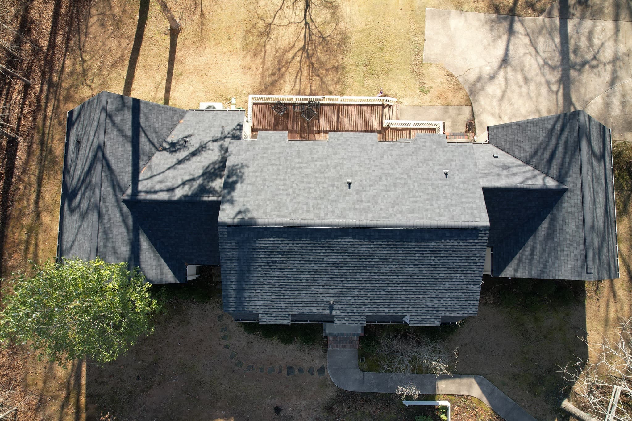 Smith Lake roofing project image 3.